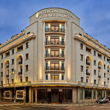 Fațadă InterContinental Athénée Palace (@InterContinental Athénée Palace) Fațadă InterContinental Athénée Palace (@InterContinental Athénée Palace)