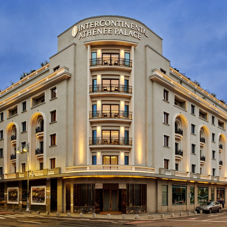 Fațadă InterContinental Athénée Palace (@InterContinental Athénée Palace) Fațadă InterContinental Athénée Palace (@InterContinental Athénée Palace)