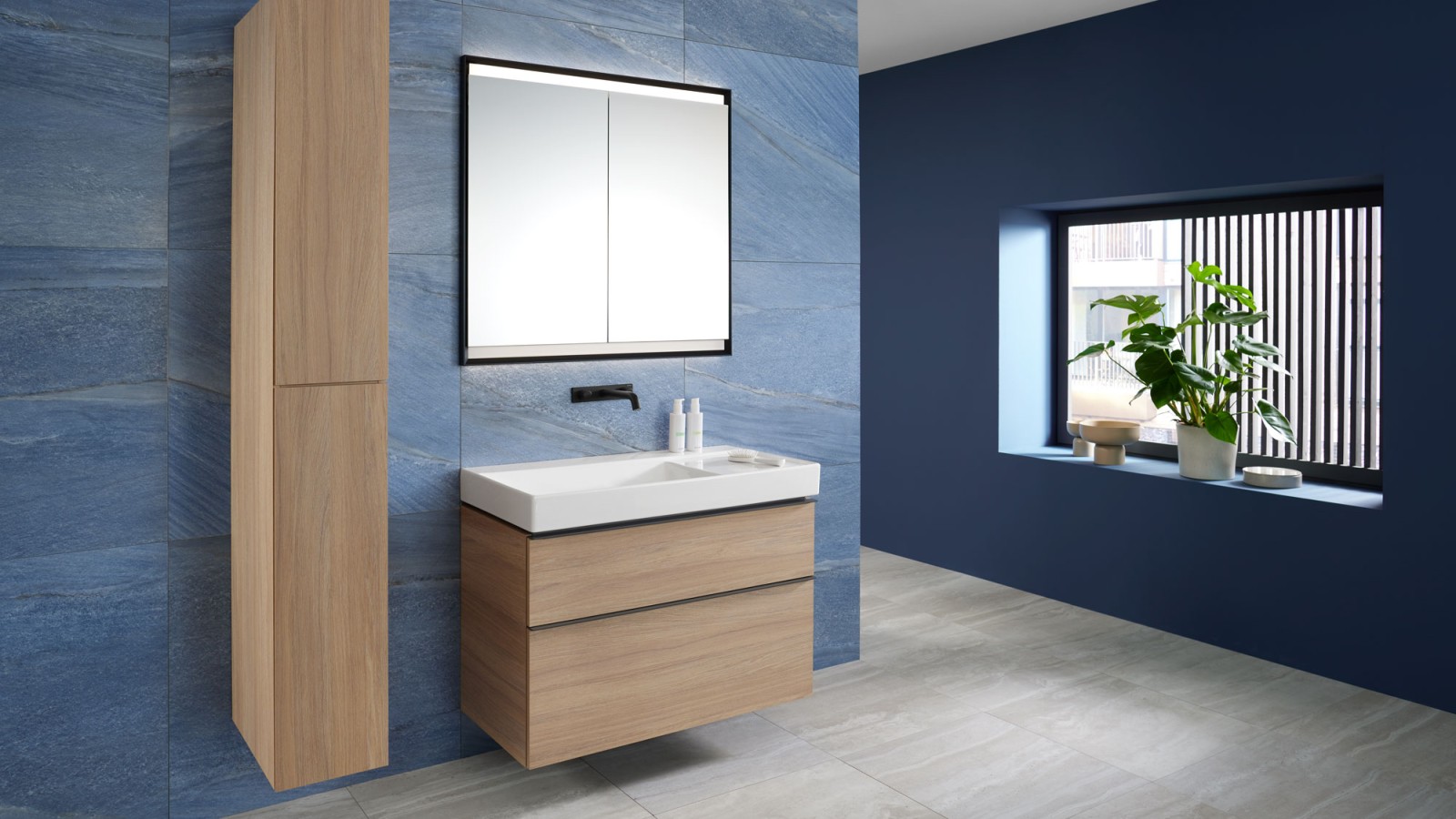 Lavoar Geberit ONE Mix & Match cu corp de mobilier şi mobilier înalt Geberit iCon Lavoar Geberit ONE Mix & Match cu corp de mobilier şi mobilier înalt Geberit iCon