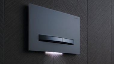 Geberit Sigma50 în alb cu lumină de orientare Geberit Sigma50 în alb cu lumină de orientare
