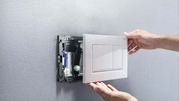 Clapeta de acționare albă Sigma20 (© Geberit) Clapeta de acționare albă Sigma20 (© Geberit)