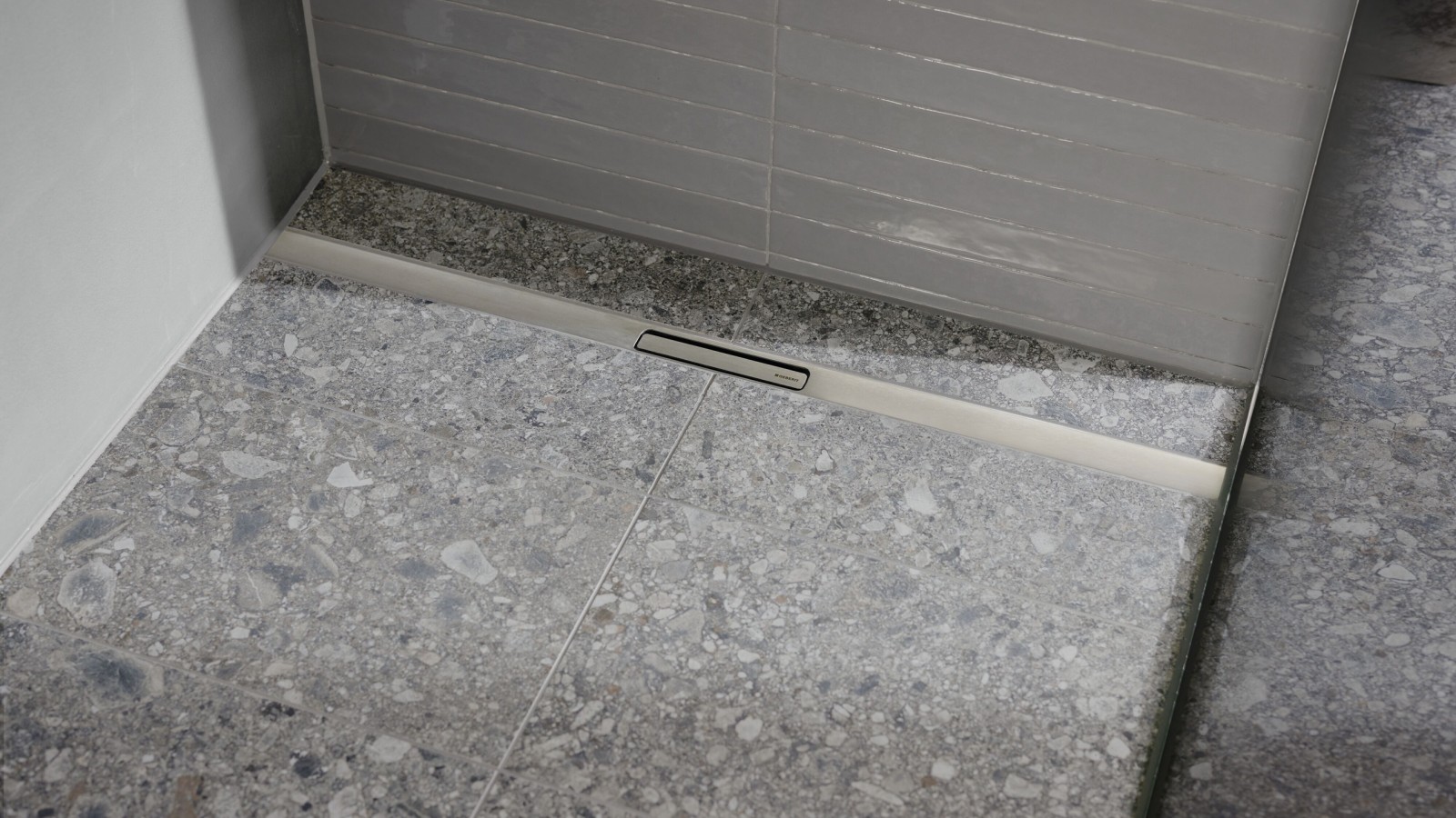 Noul CleanLine30 din oțel inoxidabil