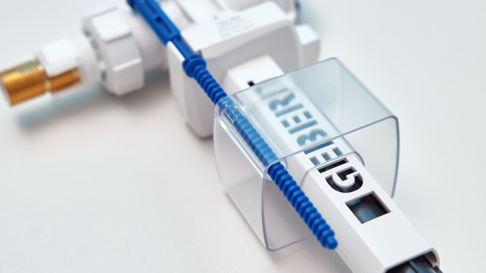 Valva de umplere Geberit tip 383