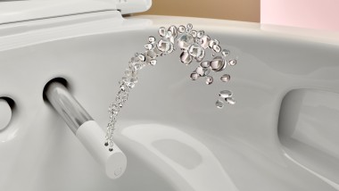 Vas WC cu funcţia de bideu inclusă Geberit AquaClean cu duză de duş