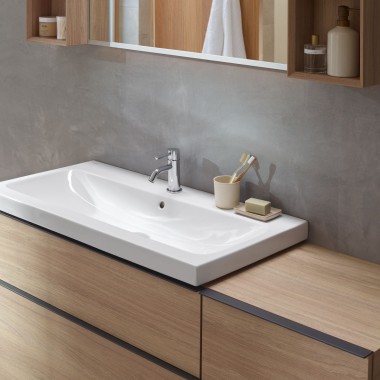 Loc de spălat cu mobilier de baie Geberit iCon din lemn Loc de spălat cu mobilier de baie Geberit iCon din lemn