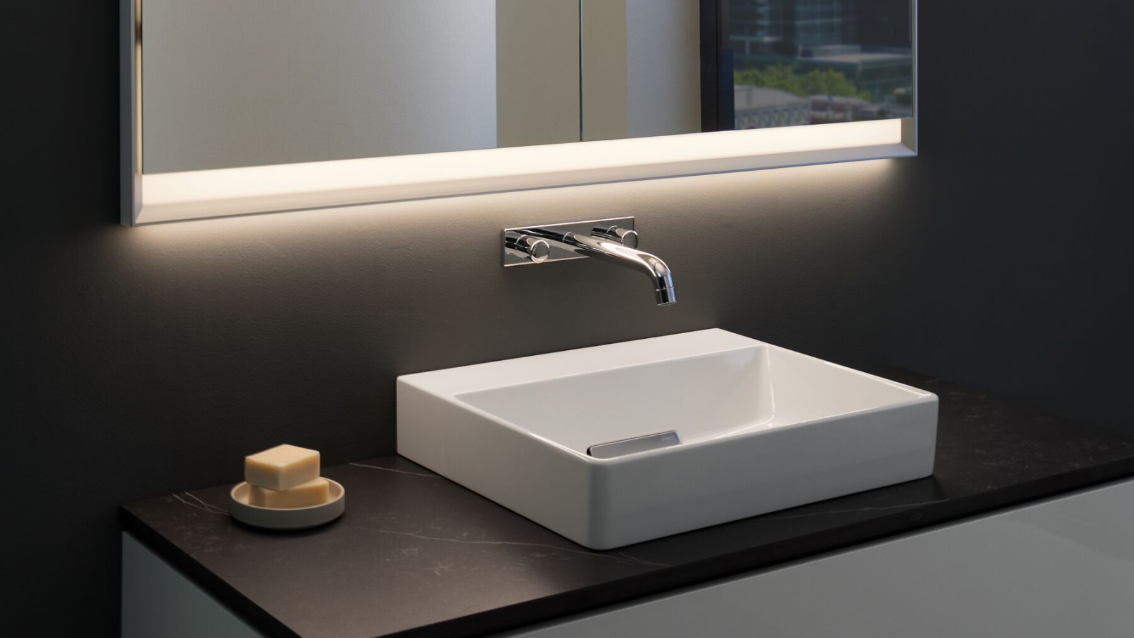 Dulap cu oglindă Geberit ONE cu ComfortLight Dulap cu oglindă Geberit ONE cu ComfortLight