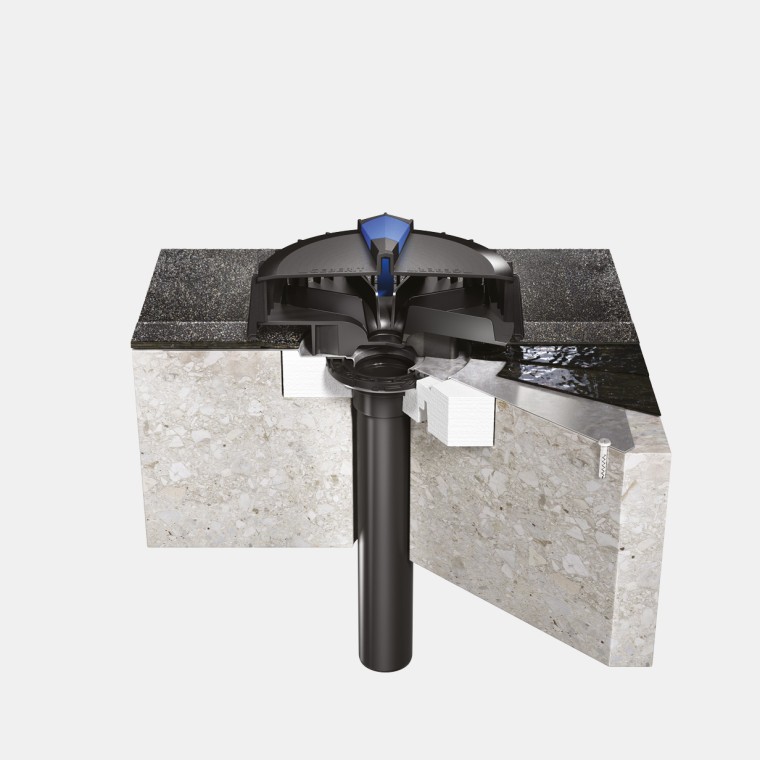 Instalarea Geberit Pluvia pe un acoperiș din beton cu folie bituminoasă pentru acoperiș Instalarea Geberit Pluvia pe un acoperiș din beton cu folie bituminoasă pentru acoperiș