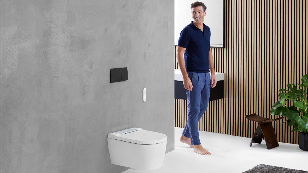 Toaletă cu funcție de bideu AquaClean Sela în baia Geberit Toaletă cu funcție de bideu AquaClean Sela în baia Geberit