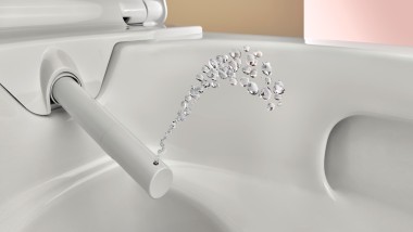 Vas wc cu funcție de bideu: jet de duș al toaletei de duș Geberit AquaClean Alba Vas wc cu funcție de bideu: jet de duș al toaletei de duș Geberit AquaClean Alba