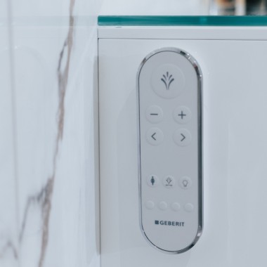 Telecomanda pentru vasul wc cu funcție de bideu Geberit AquaClean Telecomanda pentru vasul wc cu funcție de bideu Geberit AquaClean