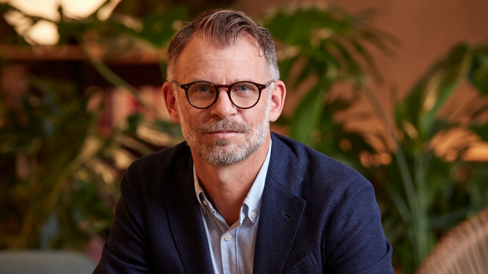 Portret al arhitectului elvețian Andrin Schweizer (©Judith Stadler & André Uster) Portret al arhitectului elvețian Andrin Schweizer (©Judith Stadler & André Uster)