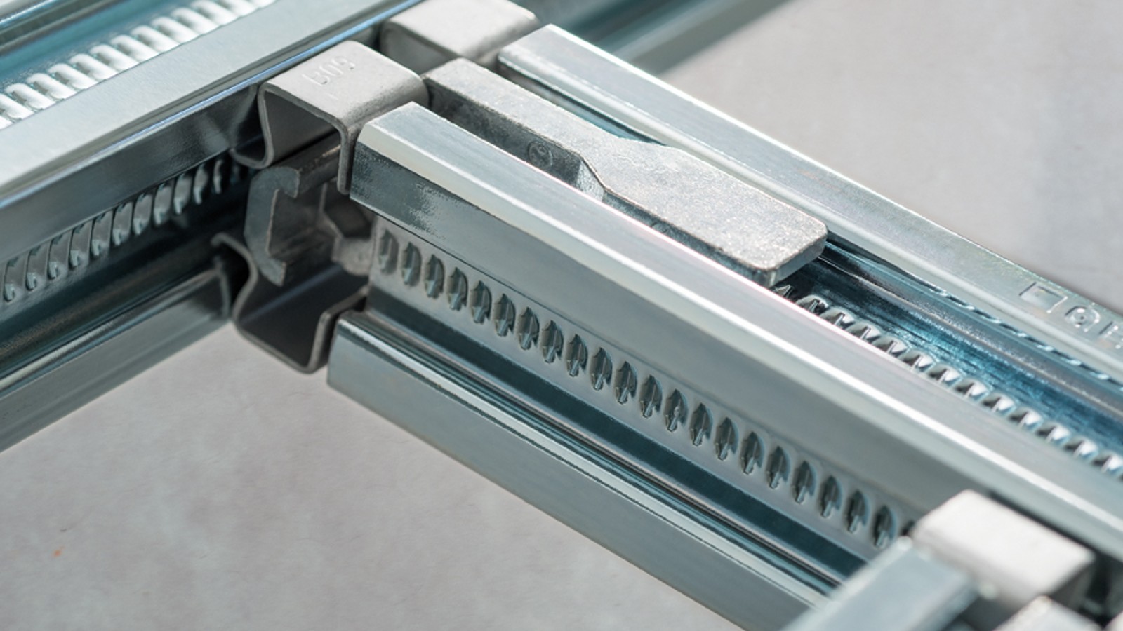 Geberit GIS profil și element de conectare