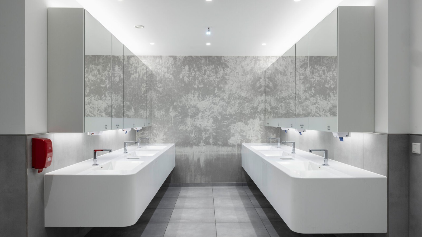 Alimentarea directă pentru controlul bateriei montate pe blat Geberit Brenta este furnizată prin cablu GEBUS prin intermediul unui Gateway Geberit. Alimentarea directă pentru controlul bateriei montate pe blat Geberit Brenta este furnizată prin cablu GEBUS prin intermediul unui Gateway Geberit.