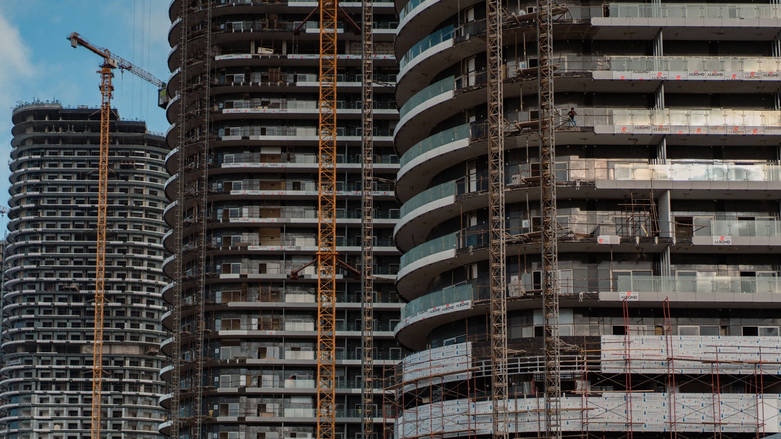 Orașul New Alamein cuprinde 18 turnuri