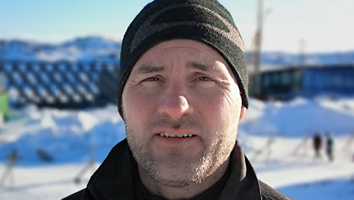Jesper Bredahl, coproprietar al companiei de instalații sanitare și electrice VVS og El Firmaet A/S din Ilulissat (© Adam Mørk) Jesper Bredahl, coproprietar al companiei de instalații sanitare și electrice VVS og El Firmaet A/S din Ilulissat (© Adam Mørk)