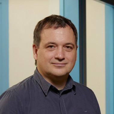 A proiectat una dintre primele clădiri de birouri durabile din Slovenia: arhitectul Boris Bezan. (© BAX studio) A proiectat una dintre primele clădiri de birouri durabile din Slovenia: arhitectul Boris Bezan. (© BAX studio)