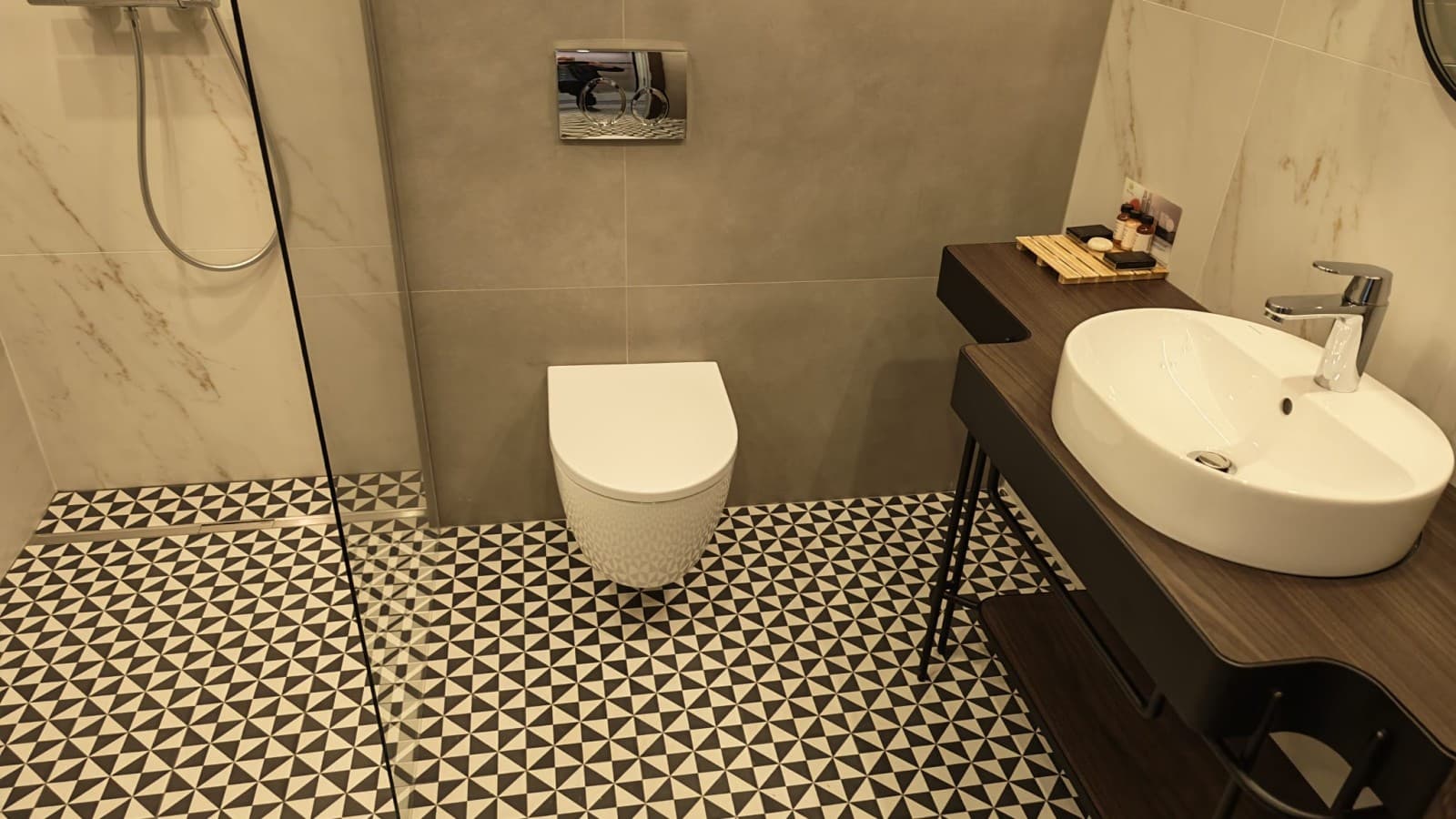 Baie Geberit în Hotel Tecadra Baie Geberit în Hotel Tecadra