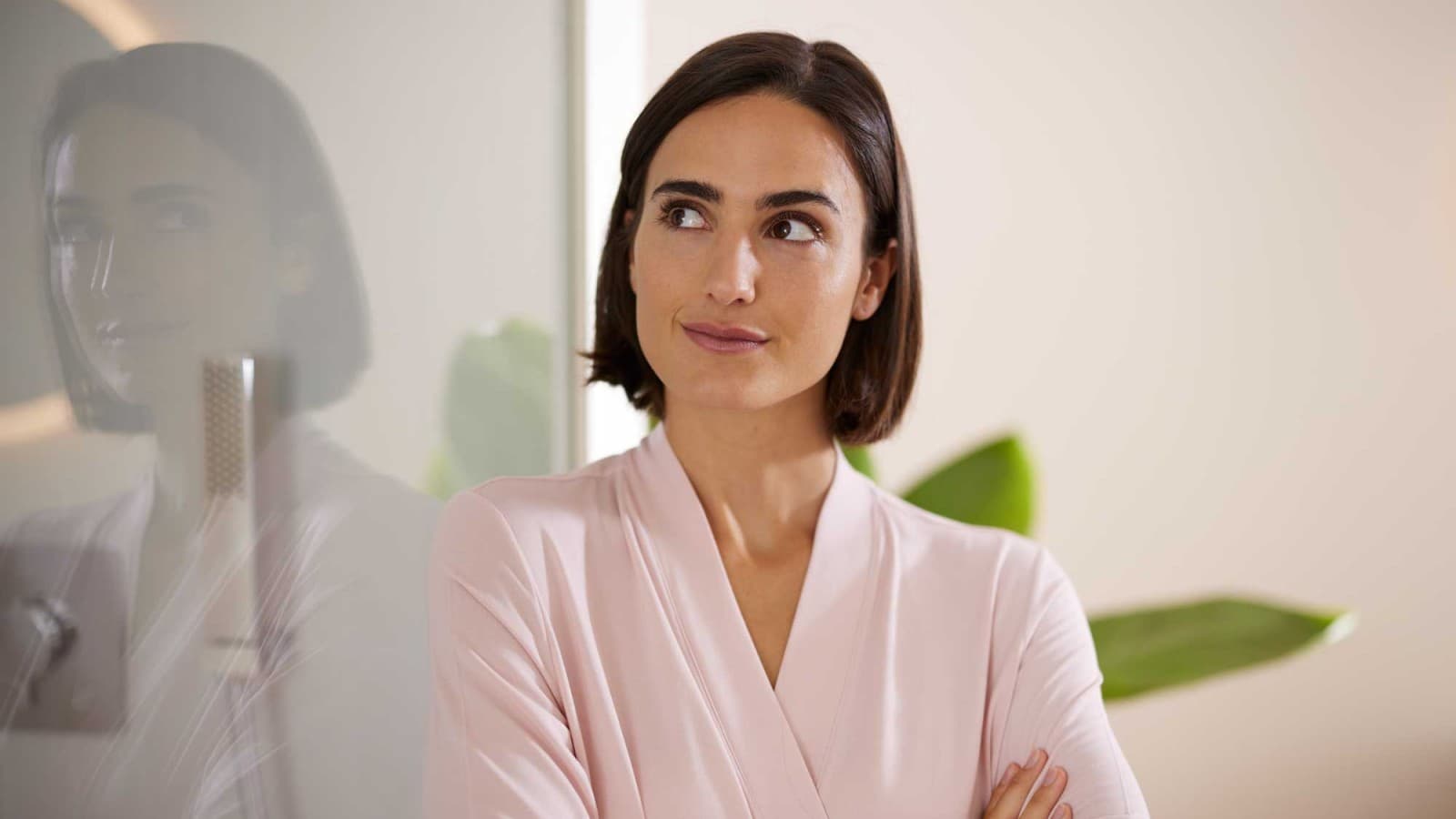 O femeie gânditoare în baie O femeie gânditoare în baie