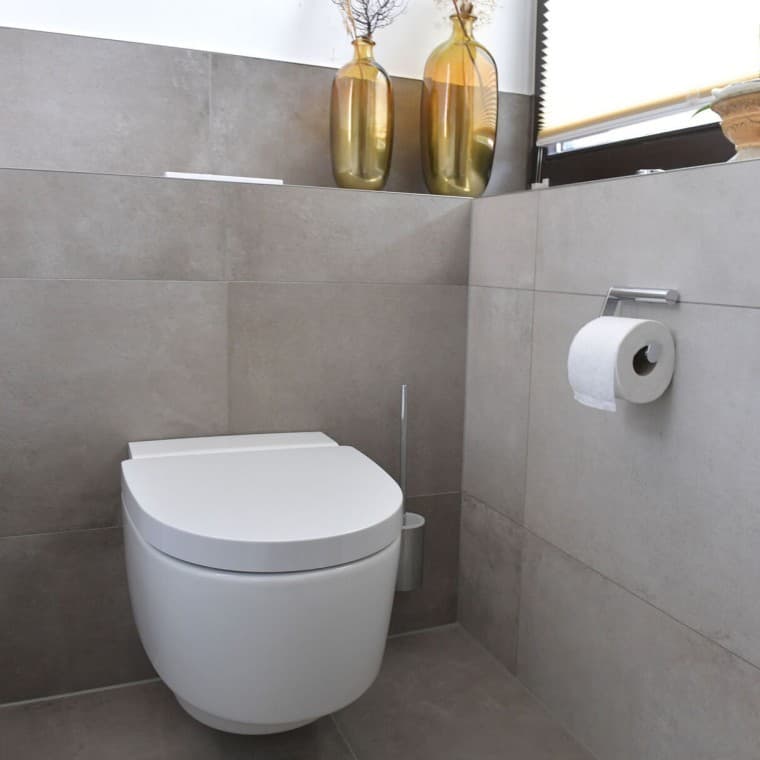 Vas wc cu funcție de bideu Geberit AquaClean Mera Classic Vas wc cu funcție de bideu Geberit AquaClean Mera Classic