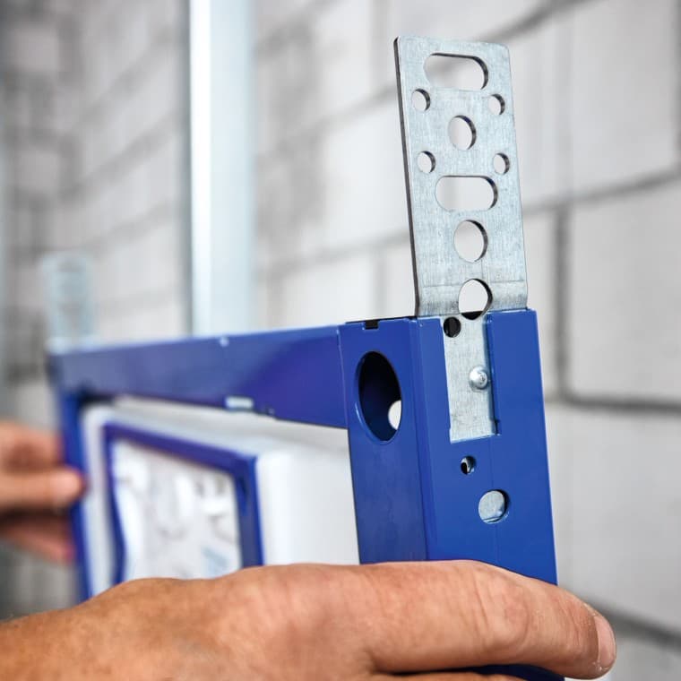 Instalarea simplă a unui element Duofix. Instalarea simplă a unui element Duofix.