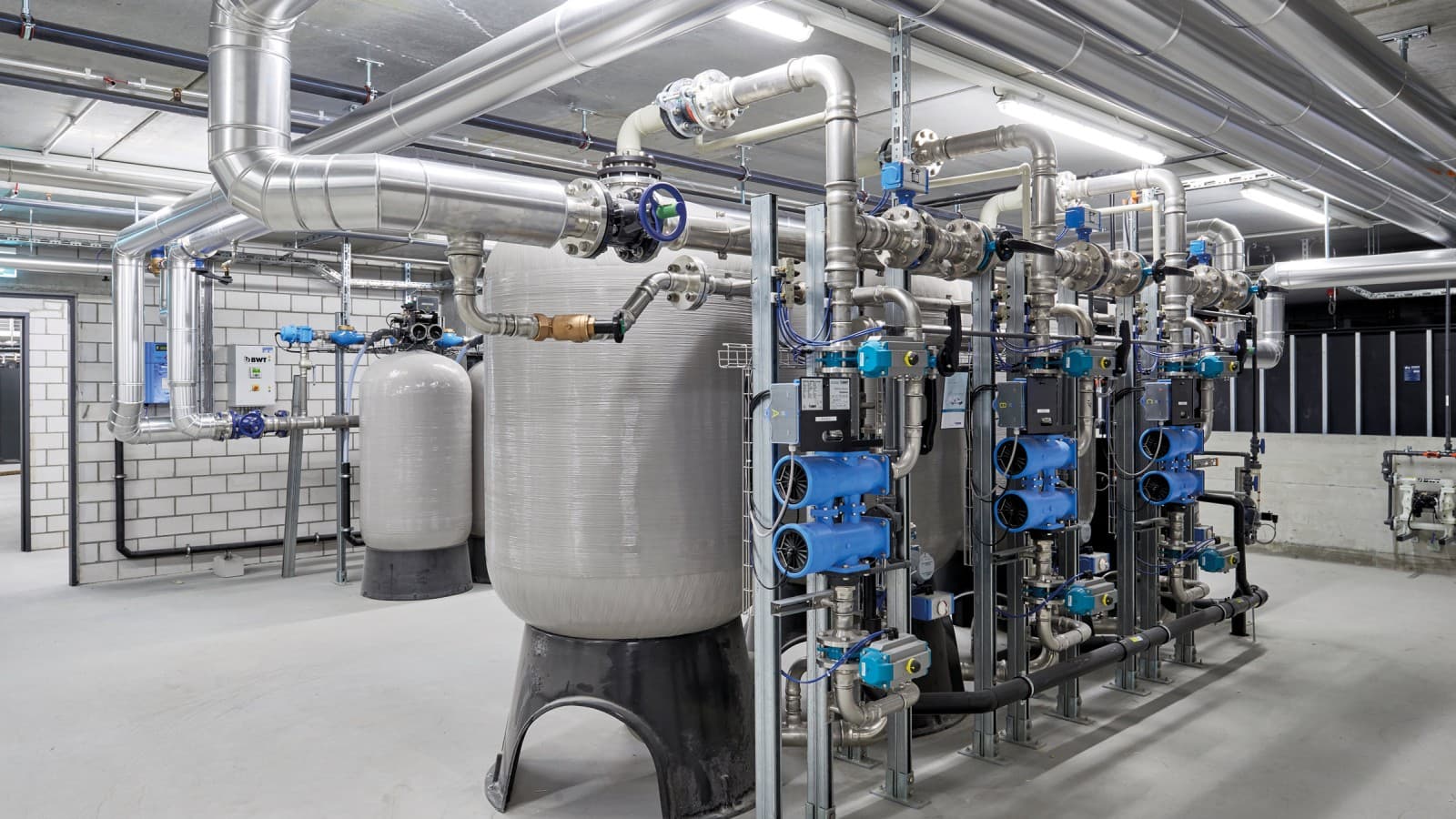 Sistem de tratare a apei cu sisteme de conducte din oțel inoxidabil Geberit Mapress pentru diverse aplicații Sistem de tratare a apei cu sisteme de conducte din oțel inoxidabil Geberit Mapress pentru diverse aplicații