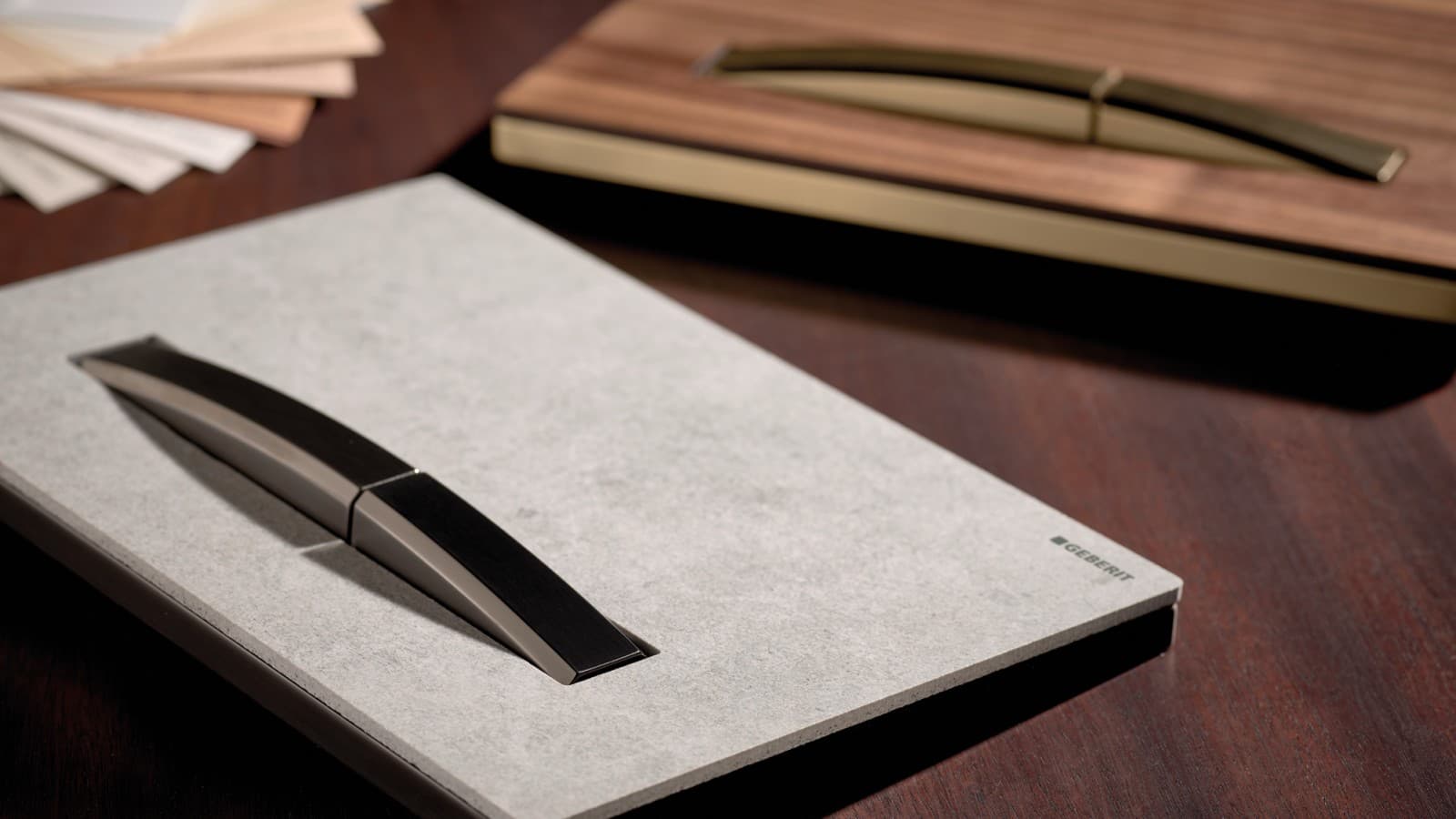 Un nor de hârtie plutește deasupra sufrageriei principale a noului restaurant cu stele Michelin din Singapore, Born (© Owen Raggett) Un nor de hârtie plutește deasupra sufrageriei principale a noului restaurant cu stele Michelin din Singapore, Born (© Owen Raggett)