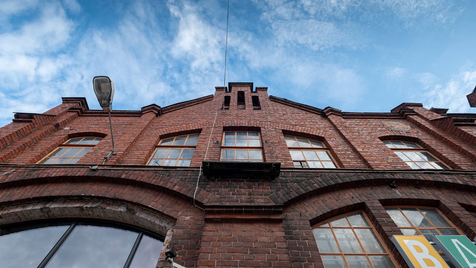 Fabrica feroviară clasată clădire istorică este considerată una dintre cele mai renumite clădiri industriale din Finlanda (© Kansallis Teatteri) Fabrica feroviară clasată clădire istorică este considerată una dintre cele mai renumite clădiri industriale din Finlanda (© Kansallis Teatteri)
