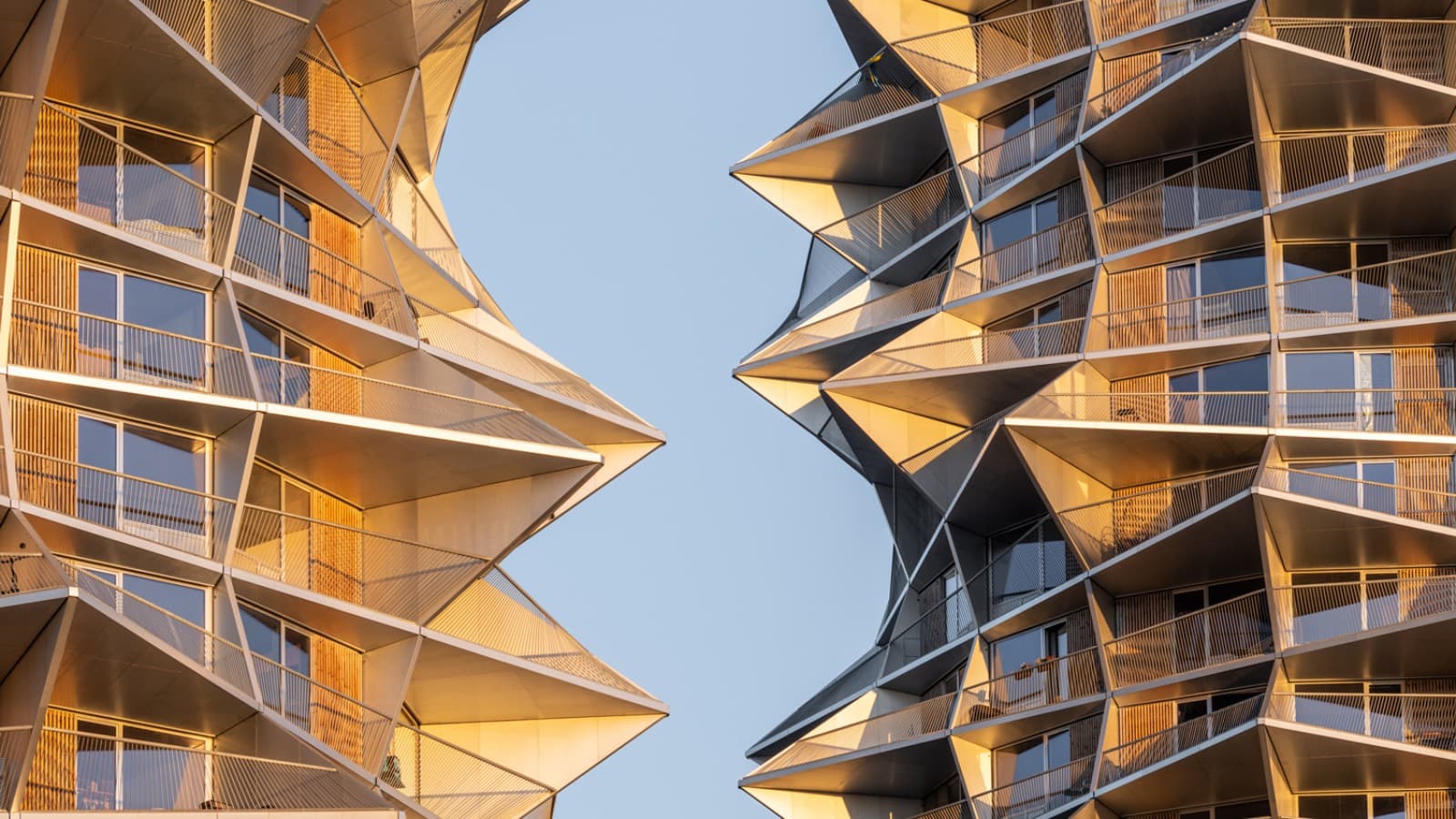 Fiecare micro-apartament are propriul balcon (© Rasmus Hjortshøj) Fiecare micro-apartament are propriul balcon (© Rasmus Hjortshøj)