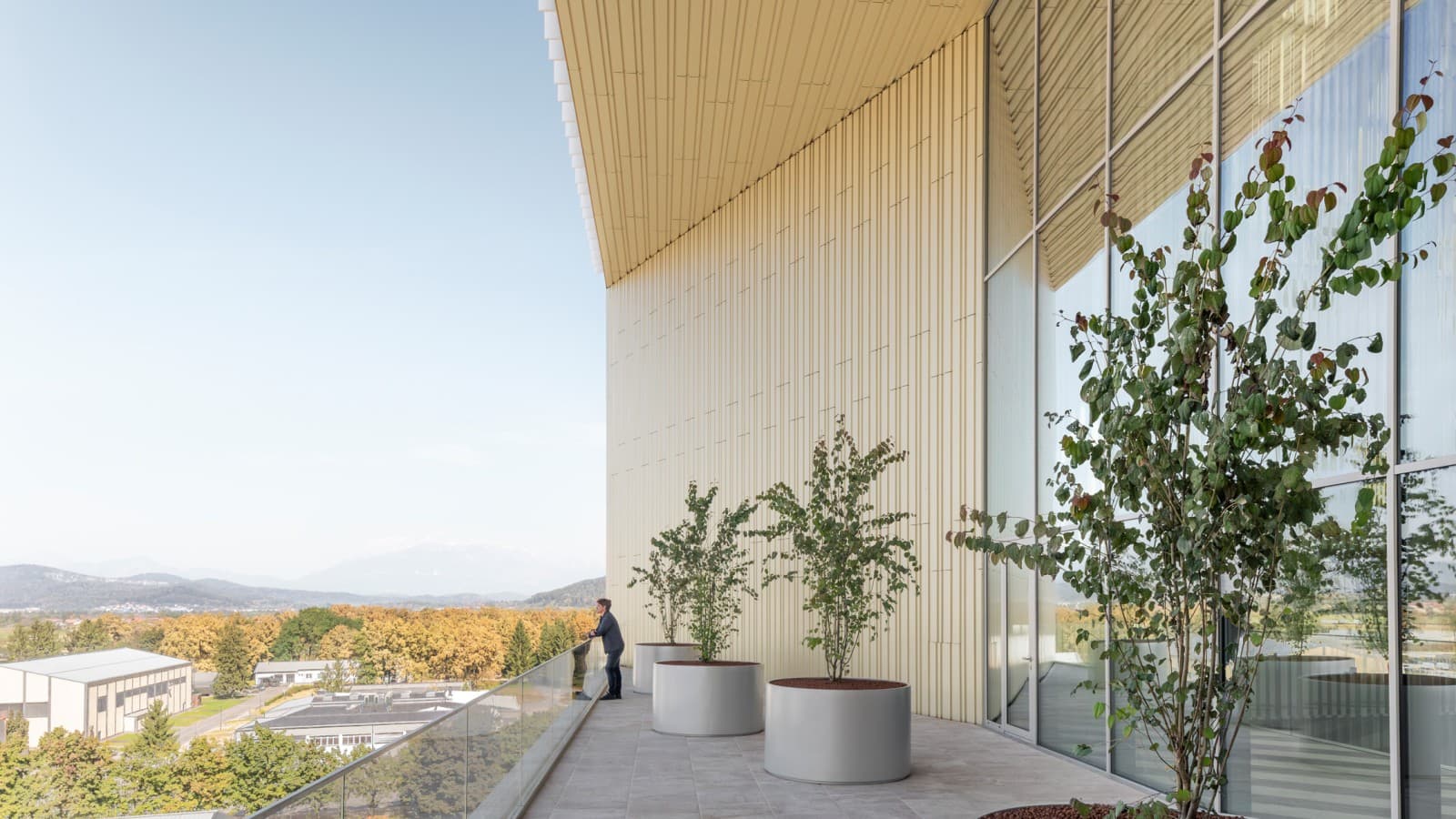 Spectaculos: de pe terase se poate vedea întreaga Ljubljana.(© Ana Skobe) Spectaculos: de pe terase se poate vedea întreaga Ljubljana.(© Ana Skobe)