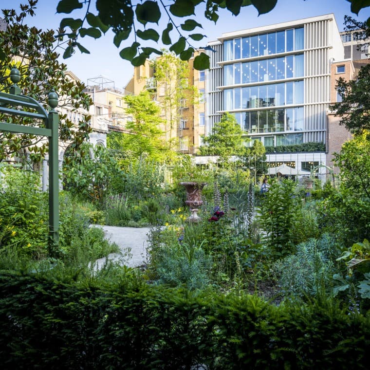 Modestă, dar impresionantă: noua clădire de la intrarea în Ruben House. (© Frederik Beyens) Modestă, dar impresionantă: noua clădire de la intrarea în Ruben House. (© Frederik Beyens)