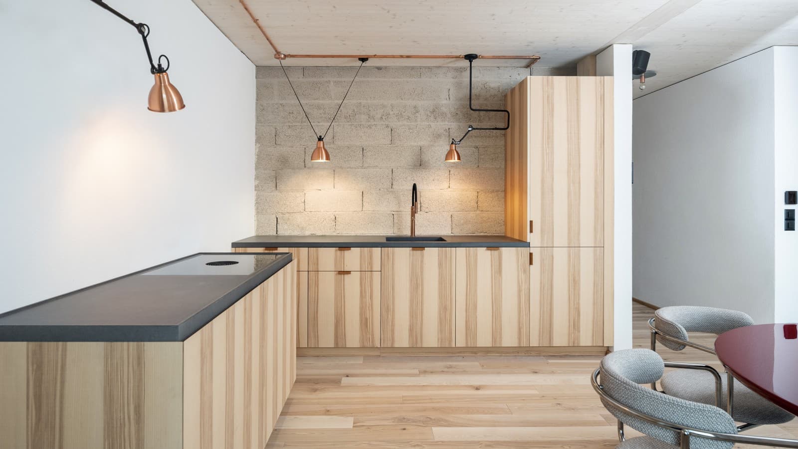 Cărămizile din cânepă sunt folosite în interiorul celei mai mari case din cânepă din Europa. (© Openly / Jens Ellensohn) Cărămizile din cânepă sunt folosite în interiorul celei mai mari case din cânepă din Europa. (© Openly / Jens Ellensohn)