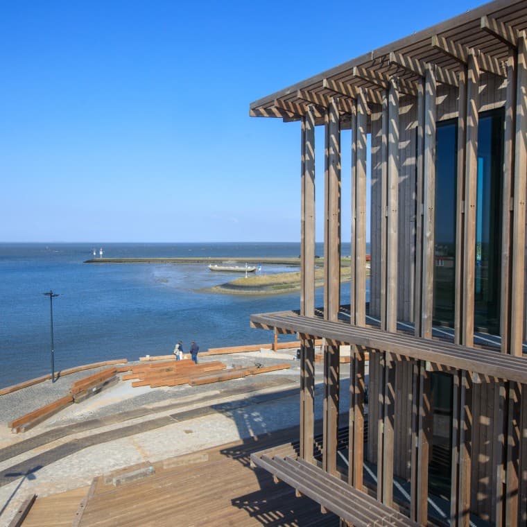 Arhitectul danez de renume Dorte Mandrup a proiectat noua clădire astfel încât să reziste condițiilor climatice severe (© Tjeerd Visser) Arhitectul danez de renume Dorte Mandrup a proiectat noua clădire astfel încât să reziste condițiilor climatice severe (© Tjeerd Visser)