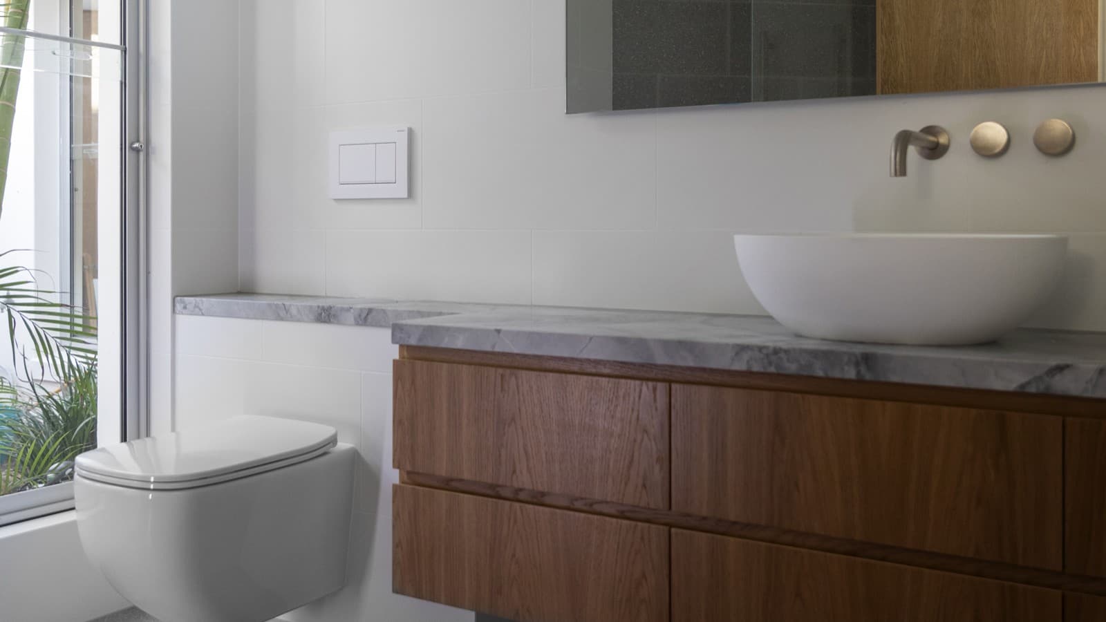 La renovarea celor patru băi, au optat din nou pentru rezervoarele încastrate durabile de la Geberit (© Geberit) La renovarea celor patru băi, au optat din nou pentru rezervoarele încastrate durabile de la Geberit (© Geberit)