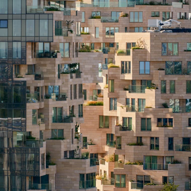 "The Valley" sfidează noțiunea obișnuită de arhitectură (© Marcel Steinbach) "The Valley" sfidează noțiunea obișnuită de arhitectură (© Marcel Steinbach)