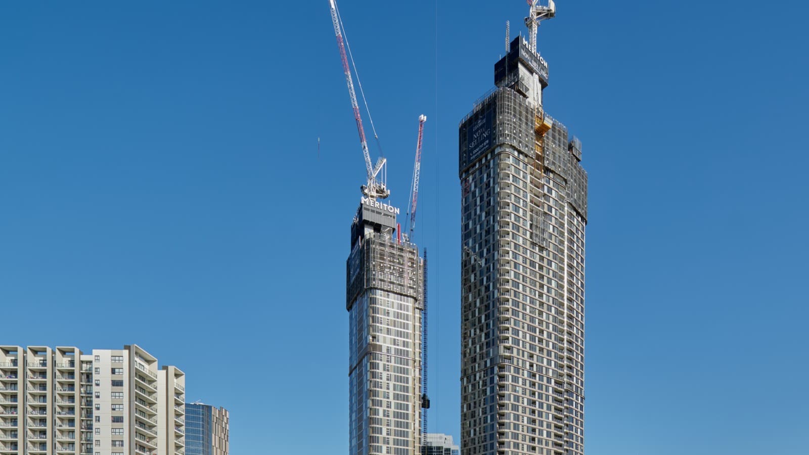 Cele două Turnuri George 180 anunță densificarea aglomerării urbane din Sydney (© Michael Curwood & Adam Powell) Cele două Turnuri George 180 anunță densificarea aglomerării urbane din Sydney (© Michael Curwood & Adam Powell)