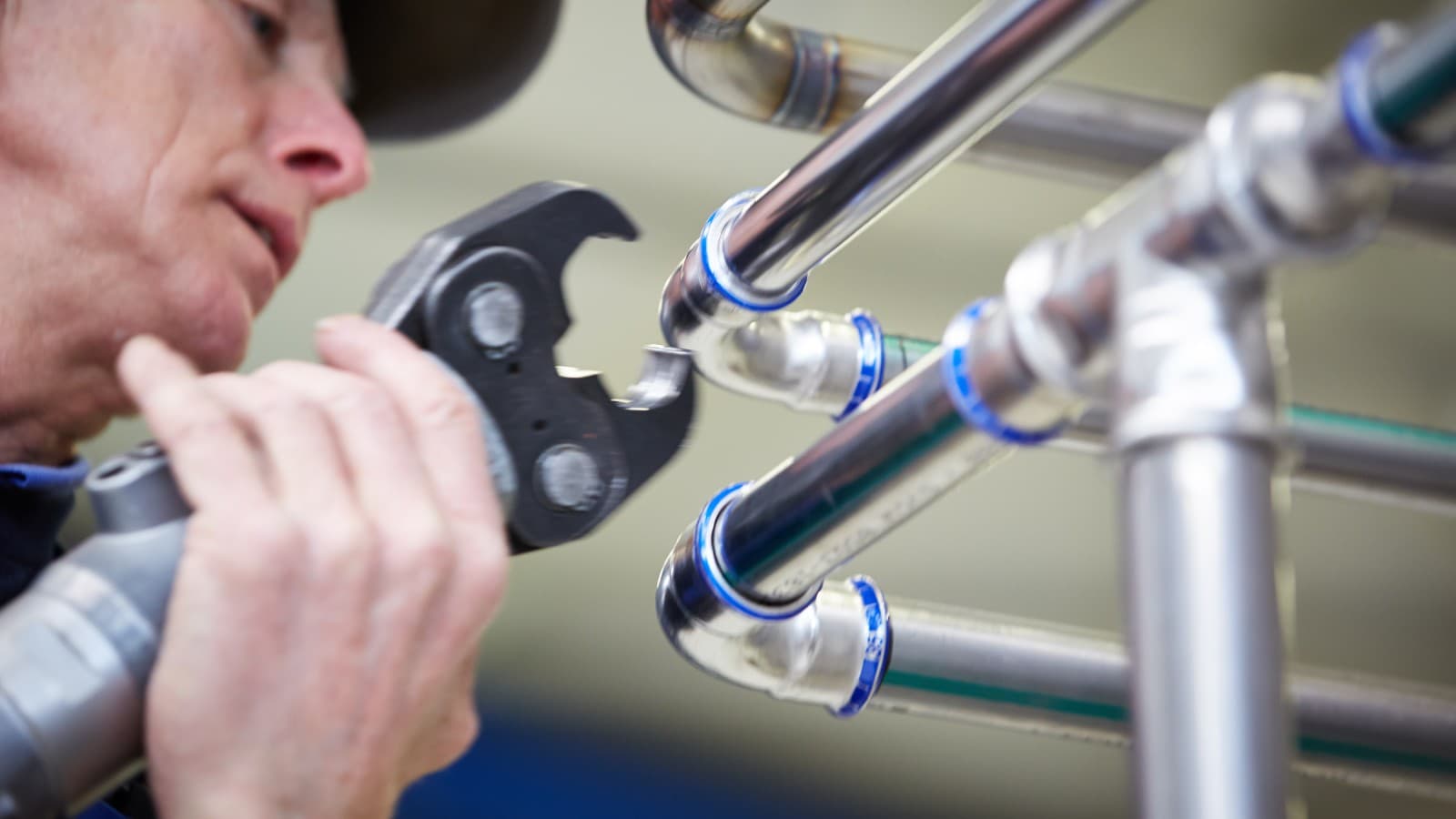 Montare ușoară cu Geberit Mapress din oțel inoxidabil Montare ușoară cu Geberit Mapress din oțel inoxidabil